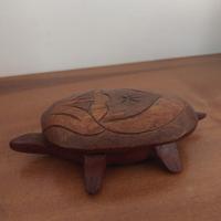 tartaruga in legno intarsiato  