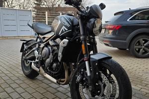 Triumph trident 660