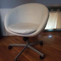 Sedia girevole bianca IKEA mod SKRUVSTA
