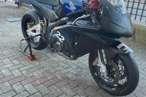 Honda cbr uso pista
