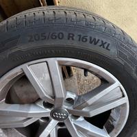 Cerchi con pneumatici Audi