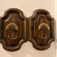 Coppia attaccapanni in legno e ottone
