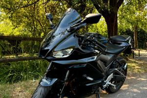 YAMAHA YZF R3