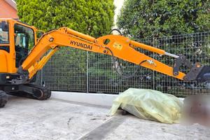 Miniescavatore Hyundai 35 - Z9 con 980h del 2020