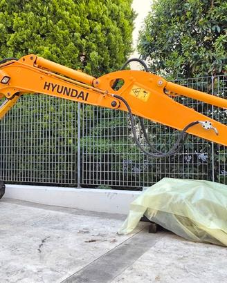 Miniescavatore Hyundai 35 - Z9 con 980h del 2020