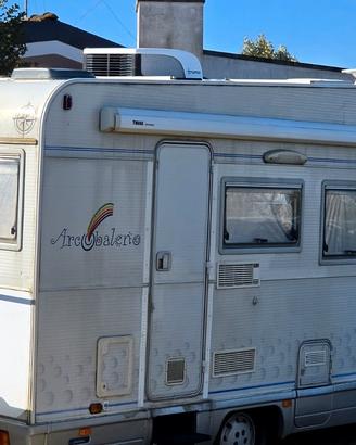 Camper Mobilvetta Iveco con portamoto e clima