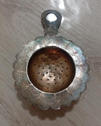 colino da thè in argento antico 