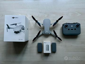 Drone DJI Mini 2 con radiocomando e custodia