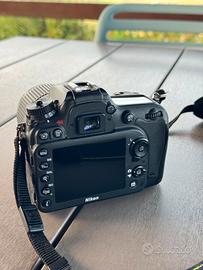 Nikon D 7200 con 3 obiettivi, flash e accessori