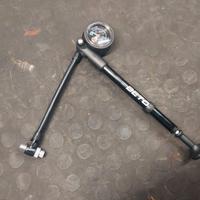 Pompa per ammortizzatori ad aria