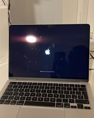 Apple Mac Book Air13" chip M4 16GB / 256 GB.