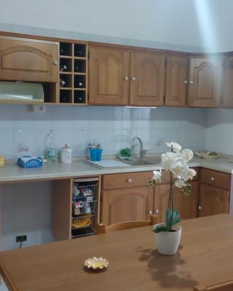 Cucina arte povera con lavello nuovo
