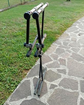 Supporto a X, reggitastiera doppio regolabile