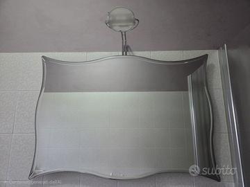 Specchio da Bagno con elegante cornice sagomata