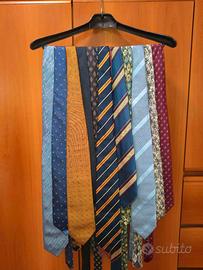 Numero 13 cravatte vari colori e fantasie