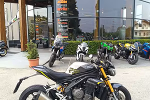 Triumph Speed Triple 1200 triumph speed tripl...