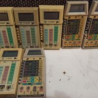 Multimetri tester vintage in blocco