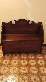 Cassapanca seduta contenitore con intagli