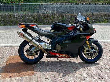 Aprilai RSV 1000 Factory 2004