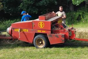 Imballatrice pressa per fieno