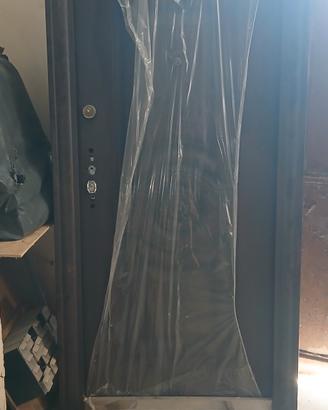 Porta Blindata Nuova Scura - Piccoli Difetti