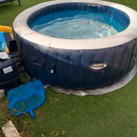 Piscina idromassaggio 