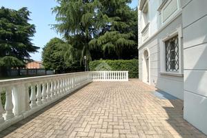 MULTILOCALE A MAIRANO