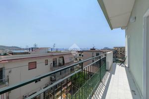 4 LOCALI A POZZUOLI