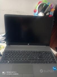 📌 Intel Core i5-1235U • 8 GB RAM • 512 GB SSD •