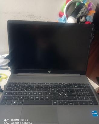 📌 Intel Core i5-1235U • 8 GB RAM • 512 GB SSD •