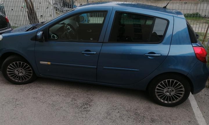 RENAULT Clio 3ª serie - 2011