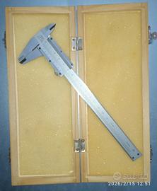 Calibro analogico a corsoio