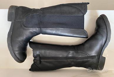 Stivali Geox in pelle colore nero mis.35