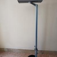 Lampada da terra per ufficio