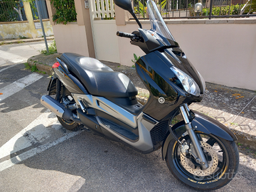 Yamaha xmax 250