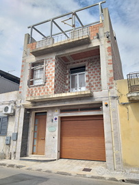 Casa Indipendente su 3 Piani