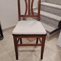 Sedie in legno massello con cuscini