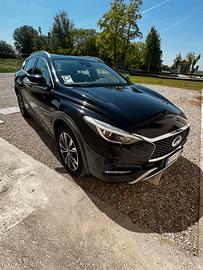 Infiniti QX30 2.2d Premium awd dct