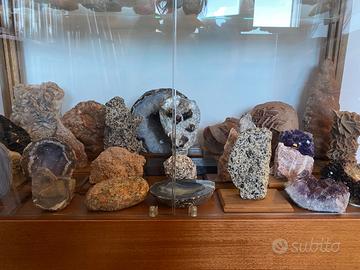 Collezione di minerali e pietre