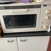 Forno combinato microonde e tradizionale