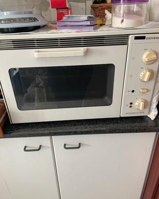 Forno combinato microonde e tradizionale