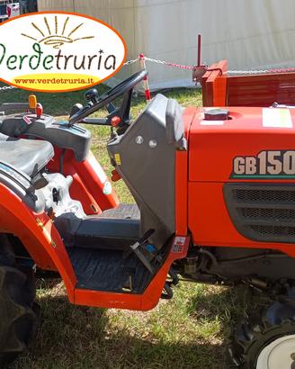TRATTORE AGRICOLO
