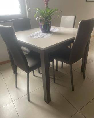 TAVOLO MODERNO + 4 SEDIE IN ECOPELLE