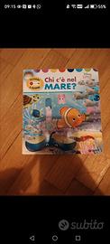 libro scorri e scopri, chi c'è nel mare