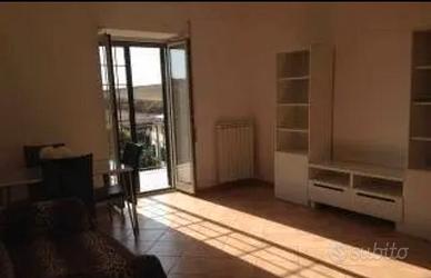 Castel di leva bilocale con terrazzo