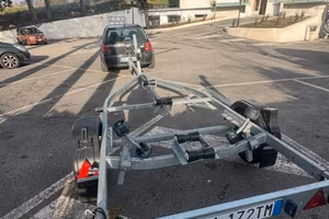 Carrello 750, barca e motore 25 cv 4t