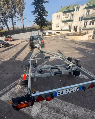 Carrello 750, barca e motore 25 cv 4t