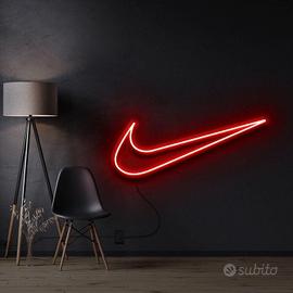 Logo Nike da parete luminoso - Arredamento e Casalinghi In vendita a Milano
