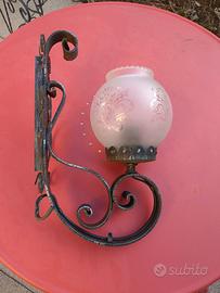 Applique in ferro e vetro serigrafato