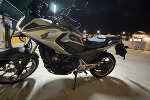 NC750X TRAVEL EDITION